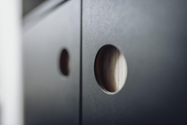 Einrichtung in Schwarz